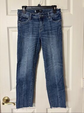 Kut from the Kloth Faded Blue Straight-Leg Jeans with Raw Hem